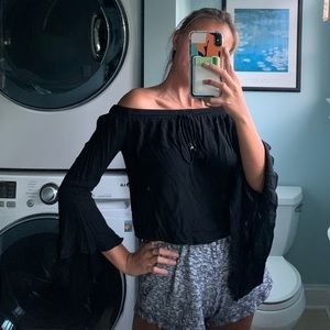 🖤🖤BLACK OFF THE SHOULDER TOP🖤🖤